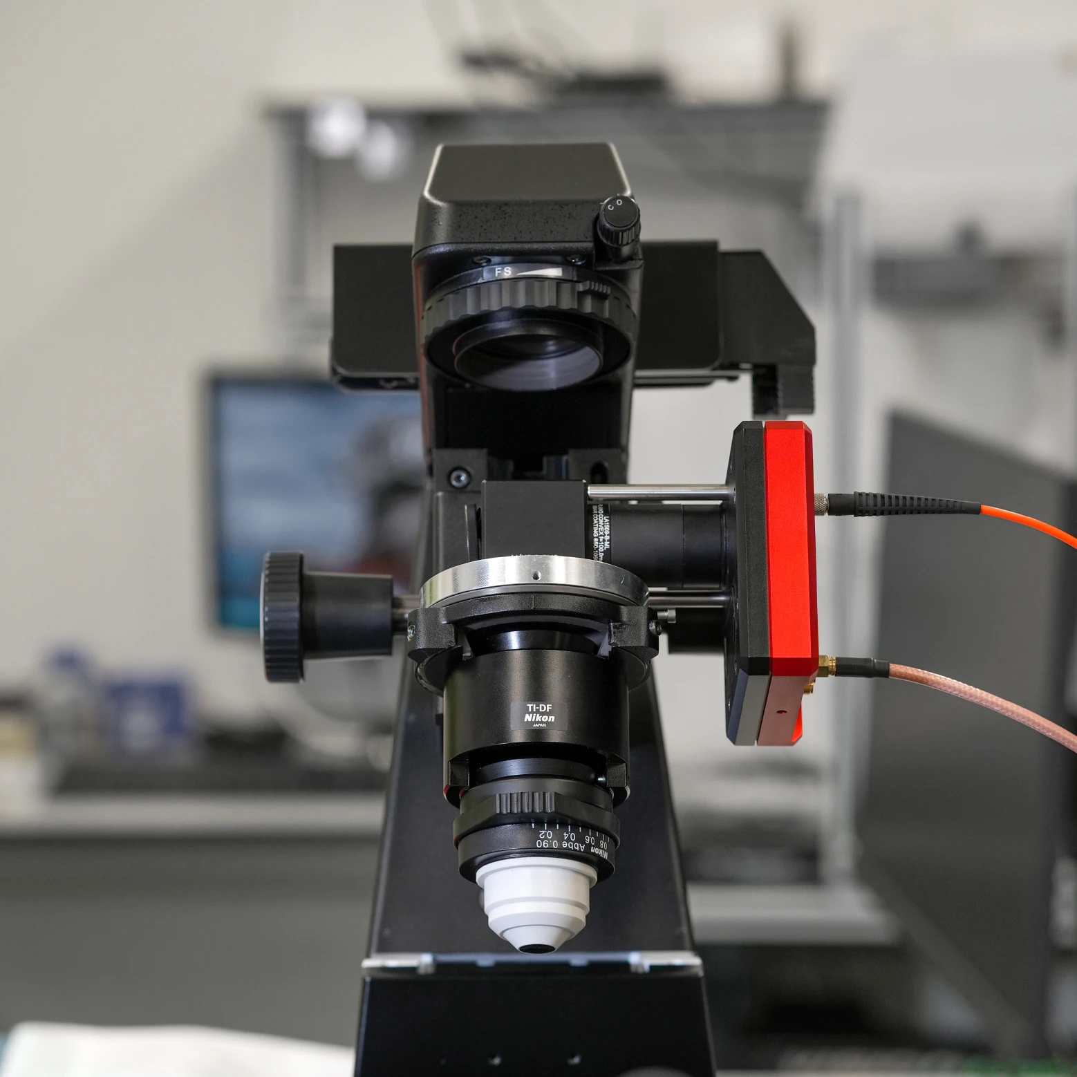 Seamless integration of Picus Duo+ with microscopes